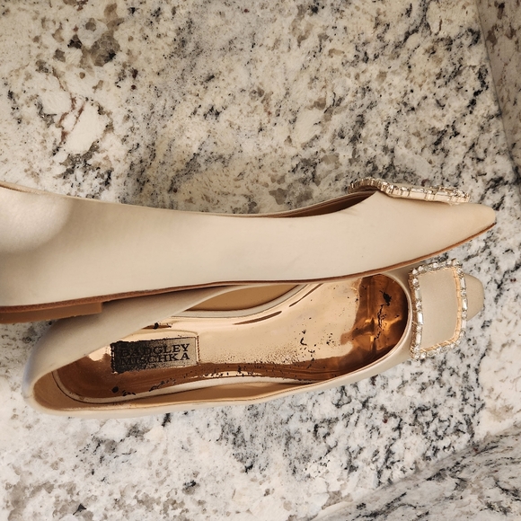 Badgley Mischka Womens Cream Satin Jeweled Wedding Party Flats Size 8.5m - Picture 9 of 12